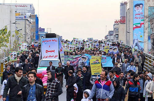 ملايين الإيرانيين يحتفلون بذكرى انتصار الثورة الاسلامية